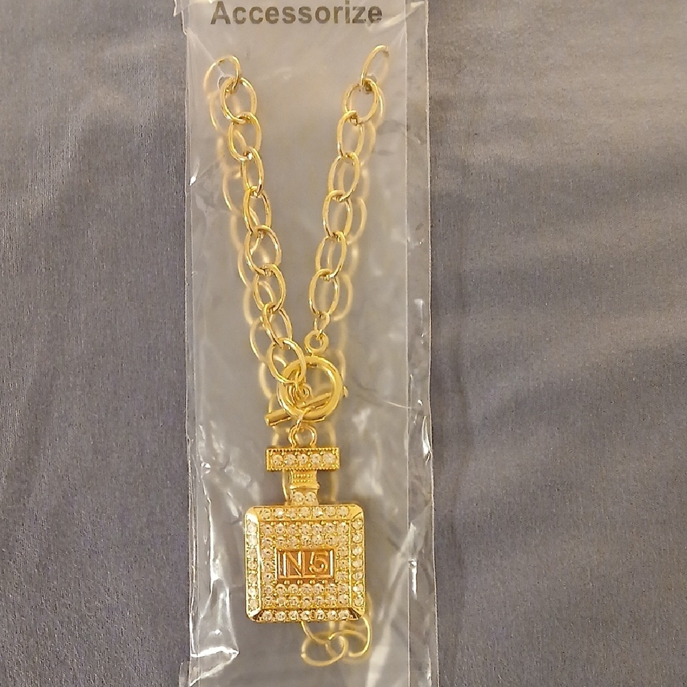 Fashion Gold Perfume Bottle Necklace
